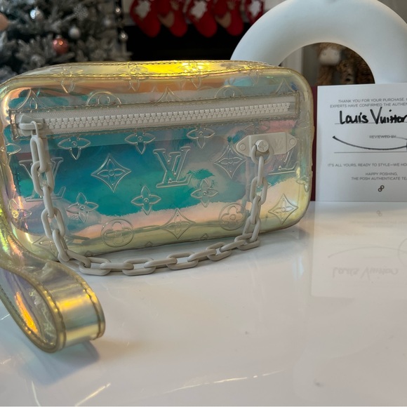 Louis Vuitton Pochette Volga Prism - Picture 5 of 16